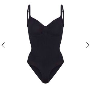 NWOT/B Skims brief bodysuit 🔥